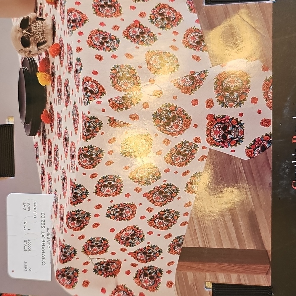 Cynthia Rowley Day of the Dead Tablecloth - Picture 2 of 3